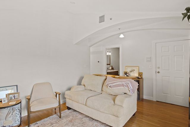266 Essex St 6, Salem, MA 01970