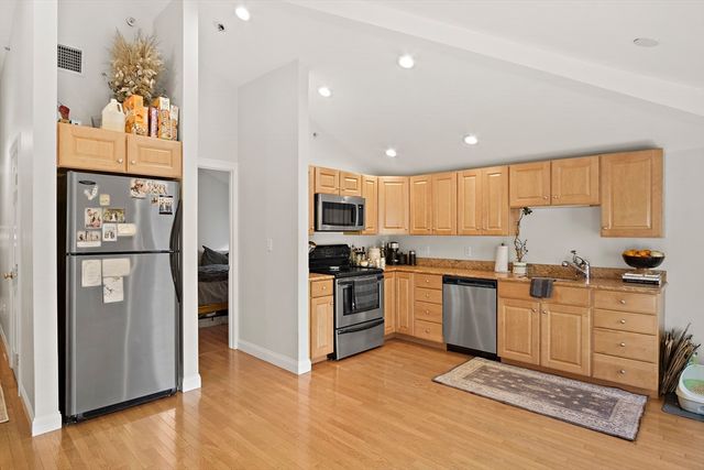 266 Essex St 6, Salem, MA 01970