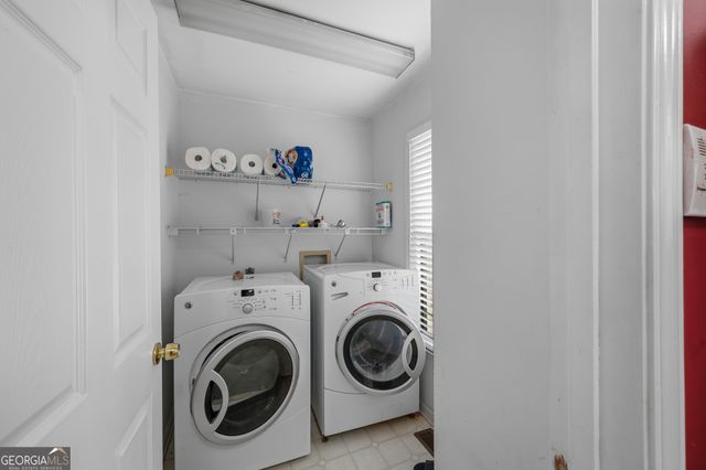 2165 Wildwood Lake Drive, Suwanee, GA 30024