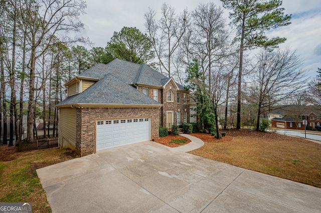 2165 Wildwood Lake Drive, Suwanee, GA 30024