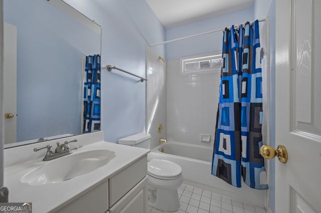 2165 Wildwood Lake Drive, Suwanee, GA 30024