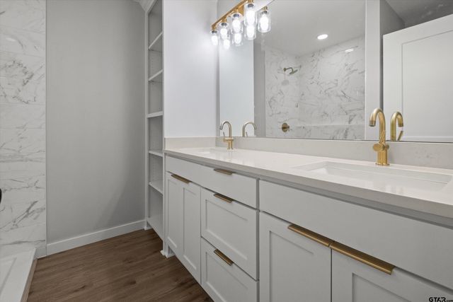 702 N Harris, Tyler, TX 75702