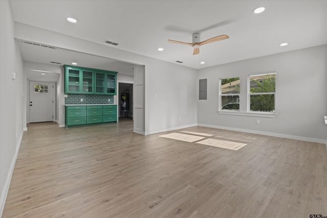 702 N Harris, Tyler, TX 75702