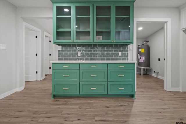 702 N Harris, Tyler, TX 75702