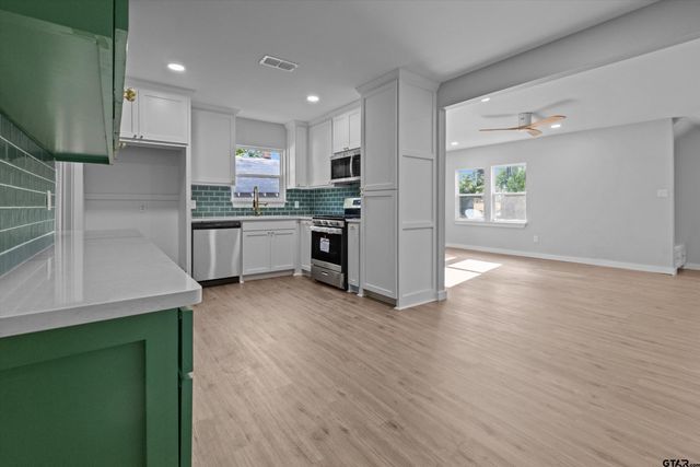 702 N Harris, Tyler, TX 75702