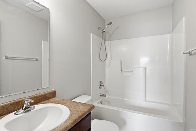 12325 Hummingbird Cove, Fort Wayne, IN 46845