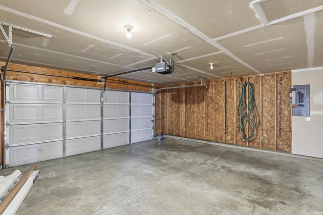 12325 Hummingbird Cove, Fort Wayne, IN 46845
