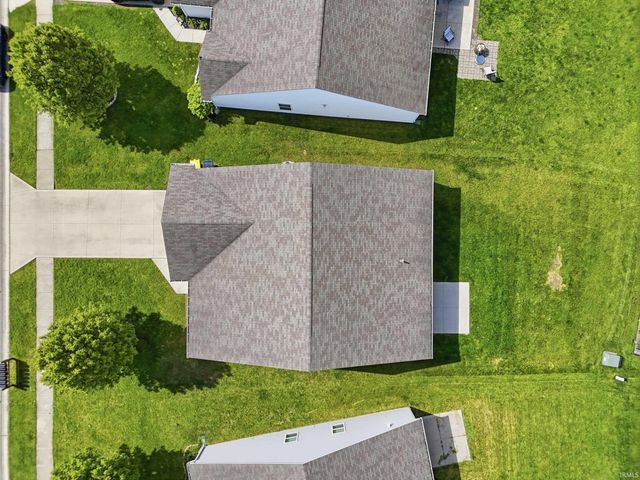 12325 Hummingbird Cove, Fort Wayne, IN 46845