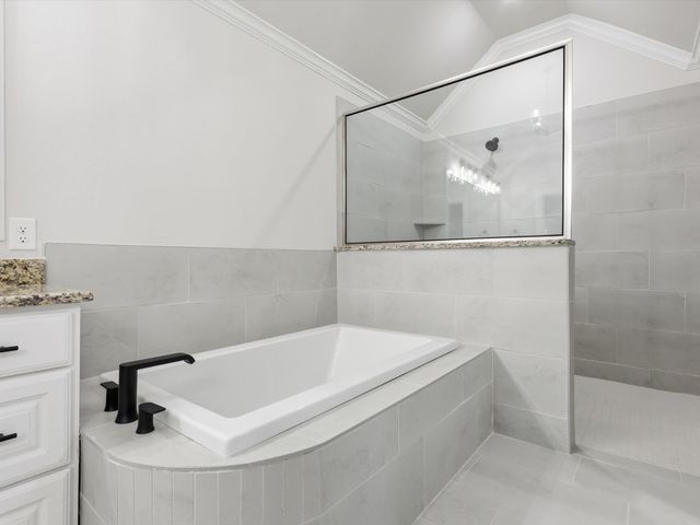 1486 Highland Park Circle, Granbury, TX 76048