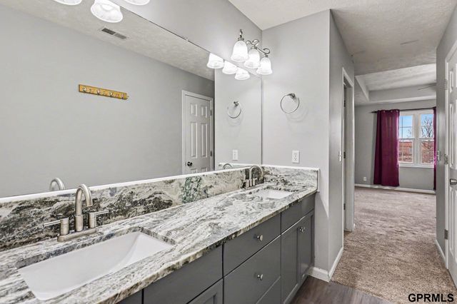 7700 S 36 Street, Lincoln, NE 68516