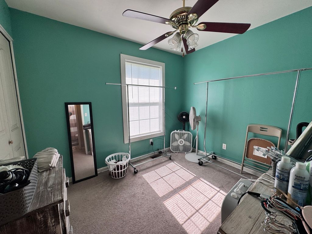 Image 18 of property listing at 814 W Warmouth Street, Salem, IL 62881