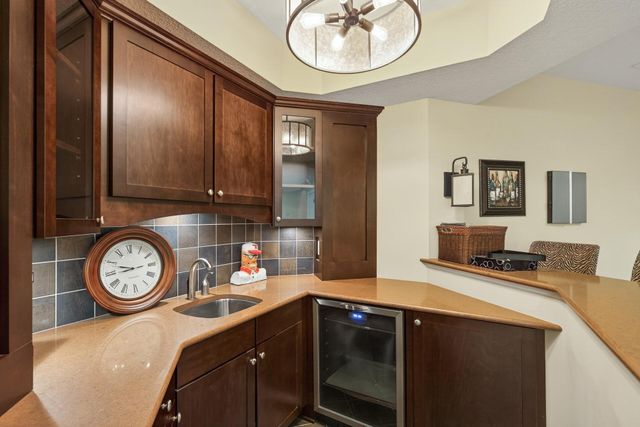 14915 61st Avenue N, Plymouth, MN 55446