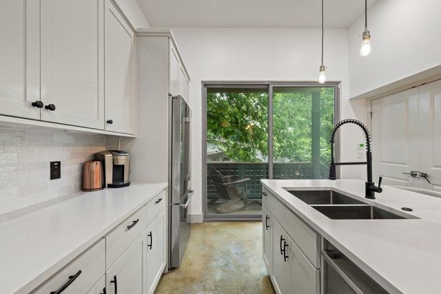 1131 Poquito ST A, Austin, TX 78702