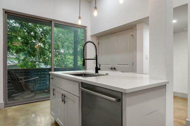 1131 Poquito ST A, Austin, TX 78702