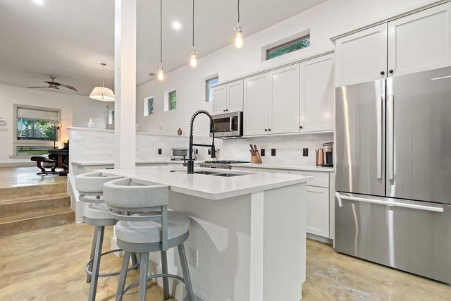 1131 Poquito ST A, Austin, TX 78702