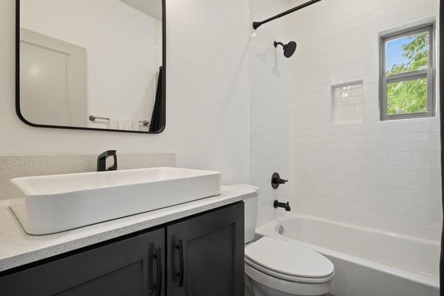 1131 Poquito ST A, Austin, TX 78702
