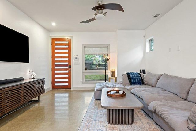 1131 Poquito ST A, Austin, TX 78702