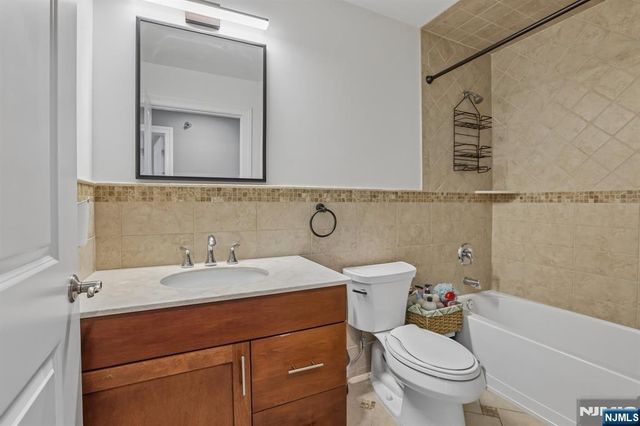 200 Laird Avenue C2201, Cliffside Park, NJ 07010