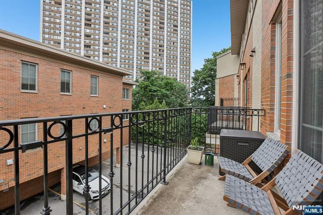 200 Laird Avenue C2201, Cliffside Park, NJ 07010
