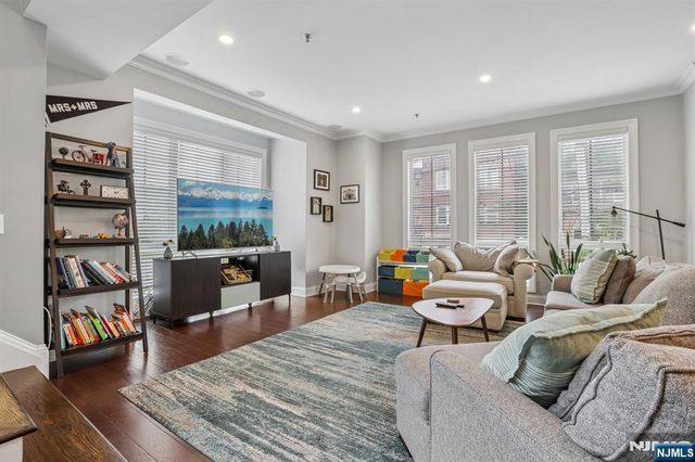 200 Laird Avenue C2201, Cliffside Park, NJ 07010