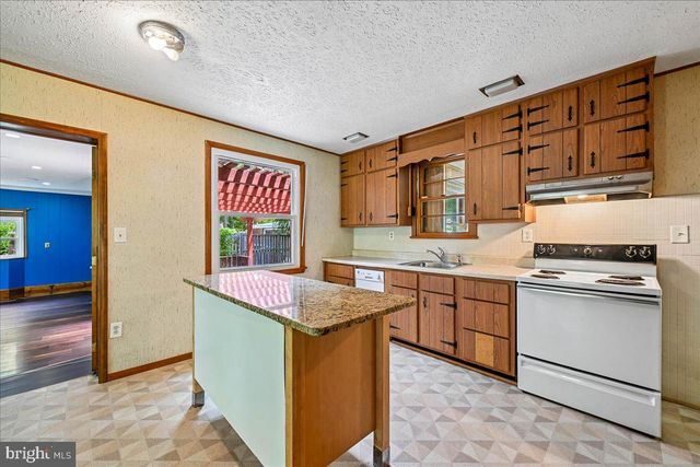 8830 BLUFFWOOD LN, Fort Washington, MD 20744
