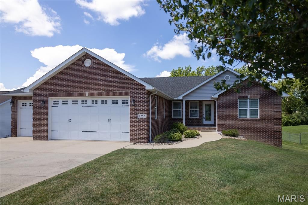 1254 Jamaica Drive, Edwardsville, IL 62025