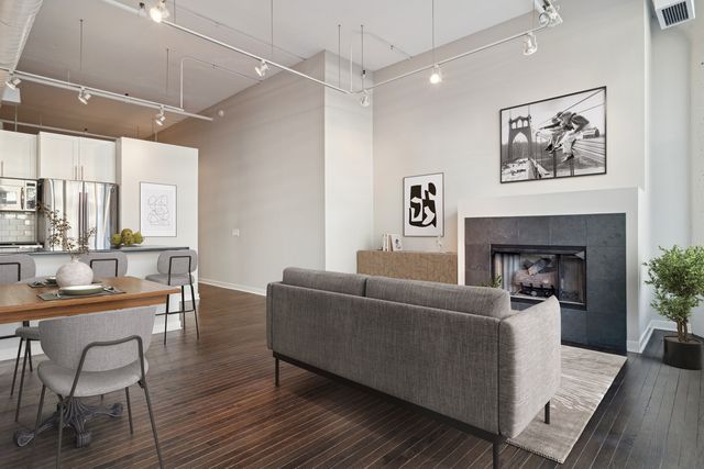 333 W Hubbard Street 502, Chicago, IL 60654