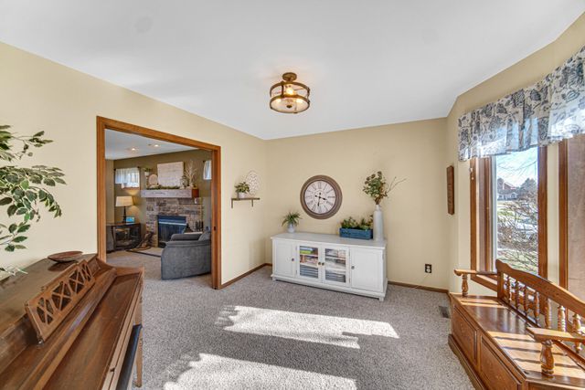 7041 Starling Drive, Schererville, IN 46375