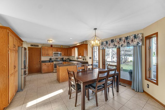 7041 Starling Drive, Schererville, IN 46375