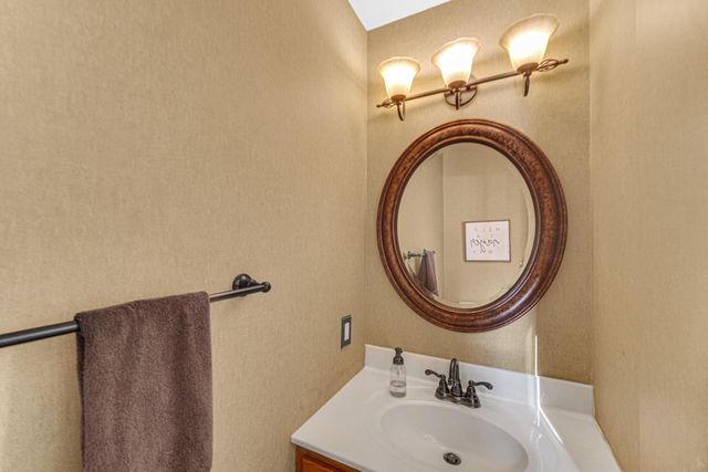 7041 Starling Drive, Schererville, IN 46375