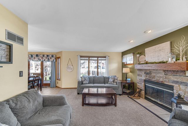 7041 Starling Drive, Schererville, IN 46375