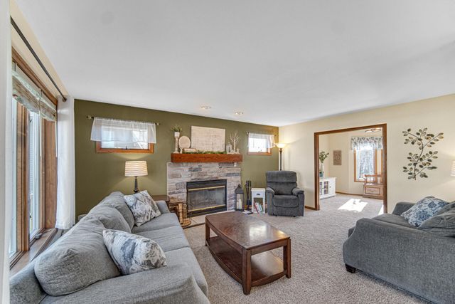 7041 Starling Drive, Schererville, IN 46375