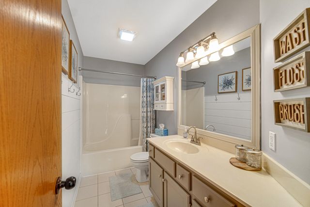 7041 Starling Drive, Schererville, IN 46375