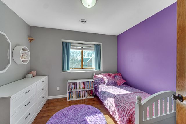 7041 Starling Drive, Schererville, IN 46375