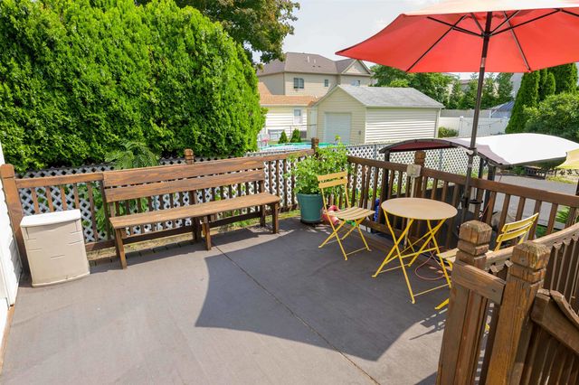 126 POST AVE, Lyndhurst, NJ 07071