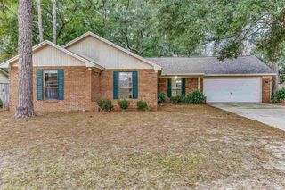 6327 Heart Pine Dr, Pensacola, FL 32504