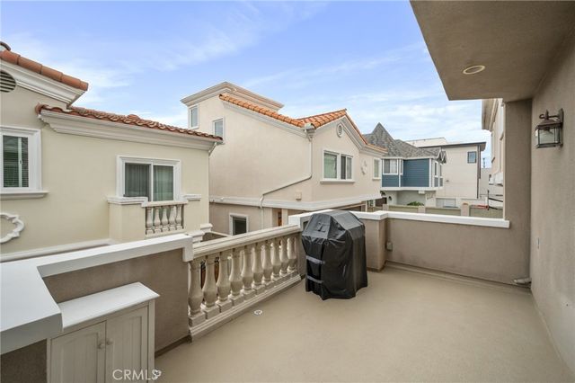217 S Irena Avenue A, Redondo Beach, CA 90277