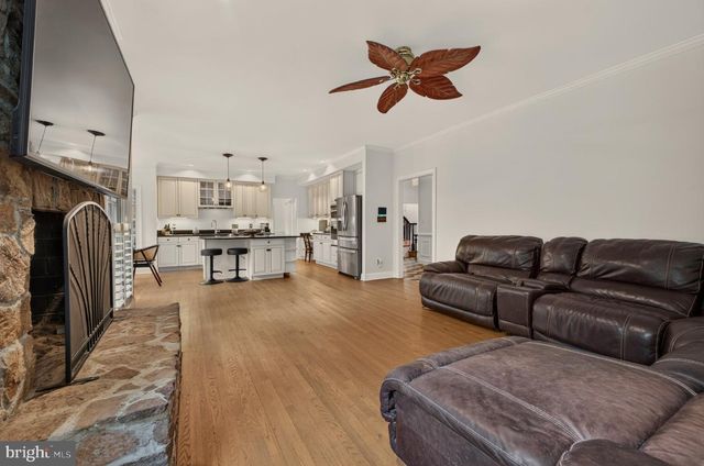 8085 CROOKED OAKS CT, Gainesville, VA 20155