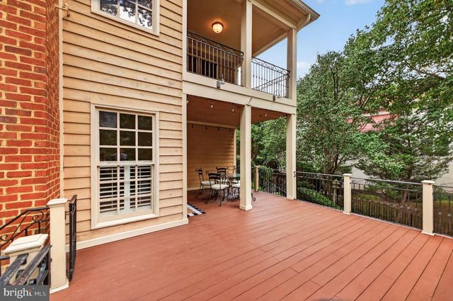 8085 CROOKED OAKS CT, Gainesville, VA 20155