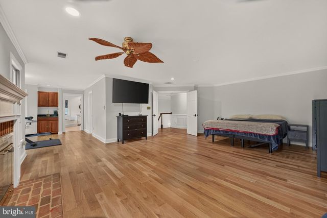 8085 CROOKED OAKS CT, Gainesville, VA 20155