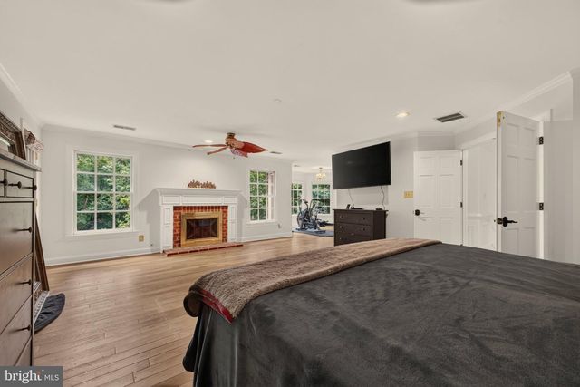 8085 CROOKED OAKS CT, Gainesville, VA 20155