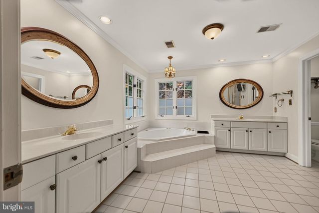 8085 CROOKED OAKS CT, Gainesville, VA 20155