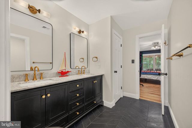 8085 CROOKED OAKS CT, Gainesville, VA 20155