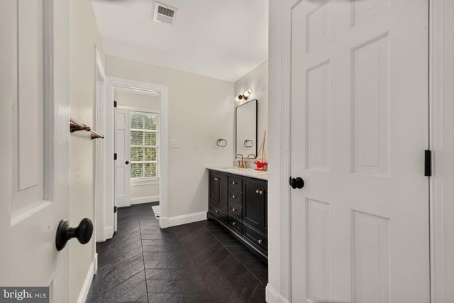 8085 CROOKED OAKS CT, Gainesville, VA 20155
