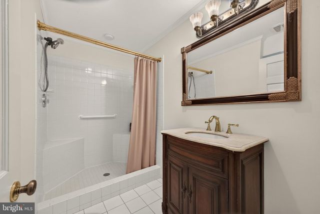8085 CROOKED OAKS CT, Gainesville, VA 20155