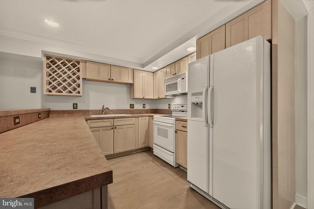8085 CROOKED OAKS CT, Gainesville, VA 20155