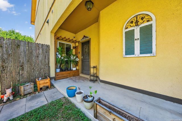 23922 Stately Oaks, San Antonio, TX 78260