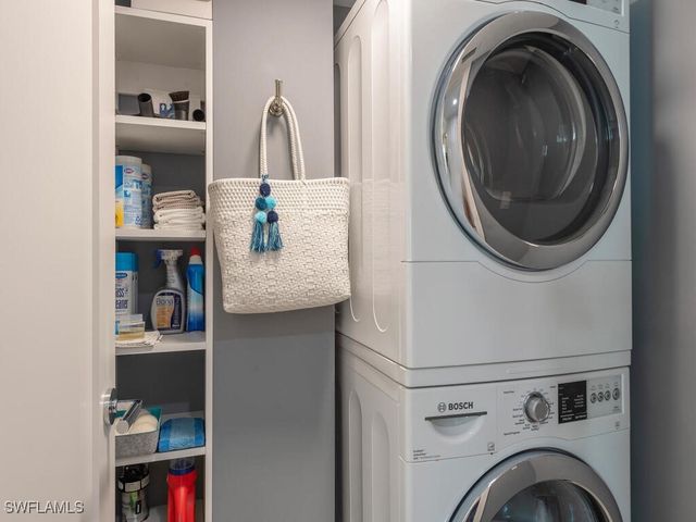 2401 Gulf Shore BLVD N 11, Naples, FL 34103