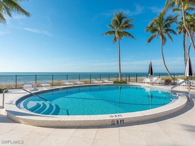 2401 Gulf Shore BLVD N 11, Naples, FL 34103