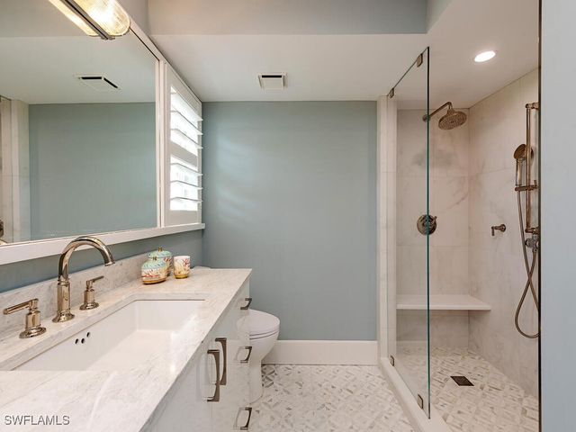 2401 Gulf Shore BLVD N 11, Naples, FL 34103